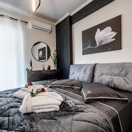 Escape Luxury Apartment ナフプリオ エクステリア 写真