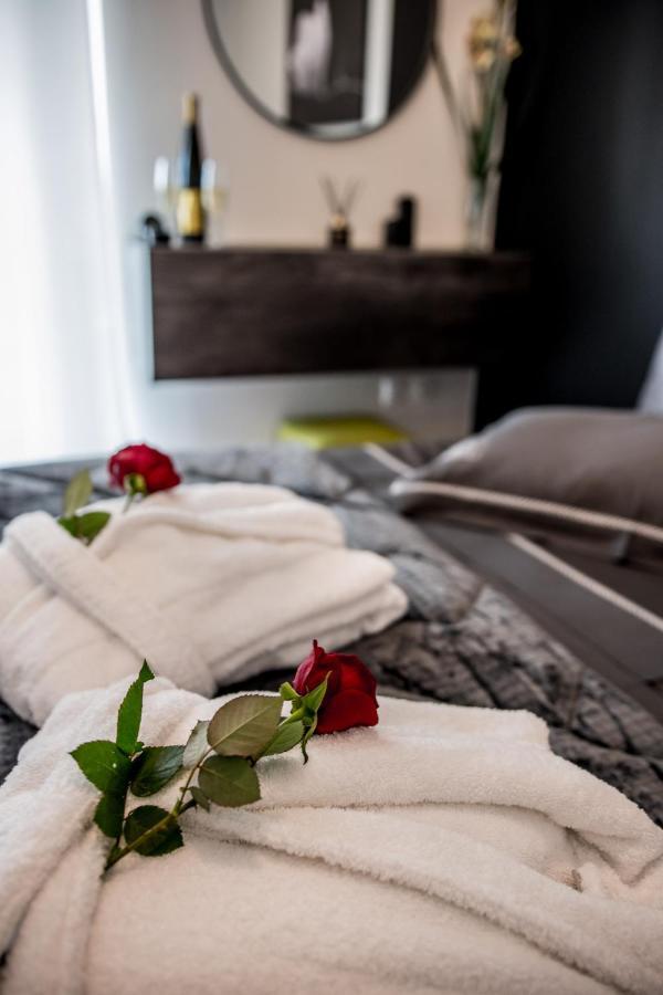 Escape Luxury Apartment ナフプリオ エクステリア 写真