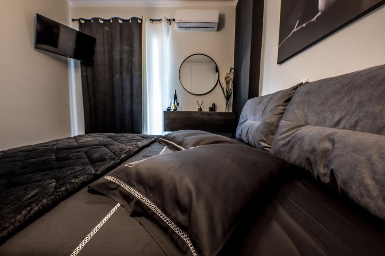 Escape Luxury Apartment ナフプリオ エクステリア 写真