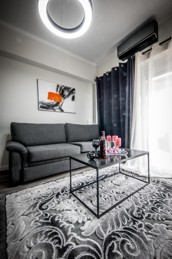 Escape Luxury Apartment ナフプリオ エクステリア 写真